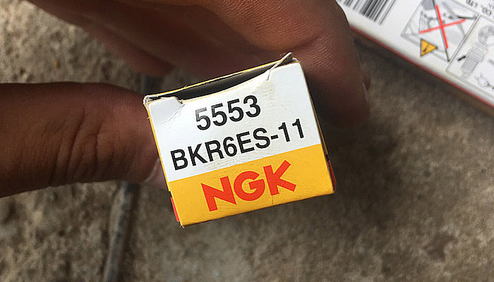 Упаковка простых свечей NGK BKR6ES-11 Лада Веста